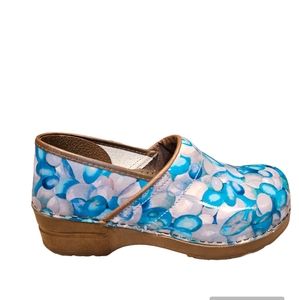 Sanita Professional Clogs.‎ Size 40